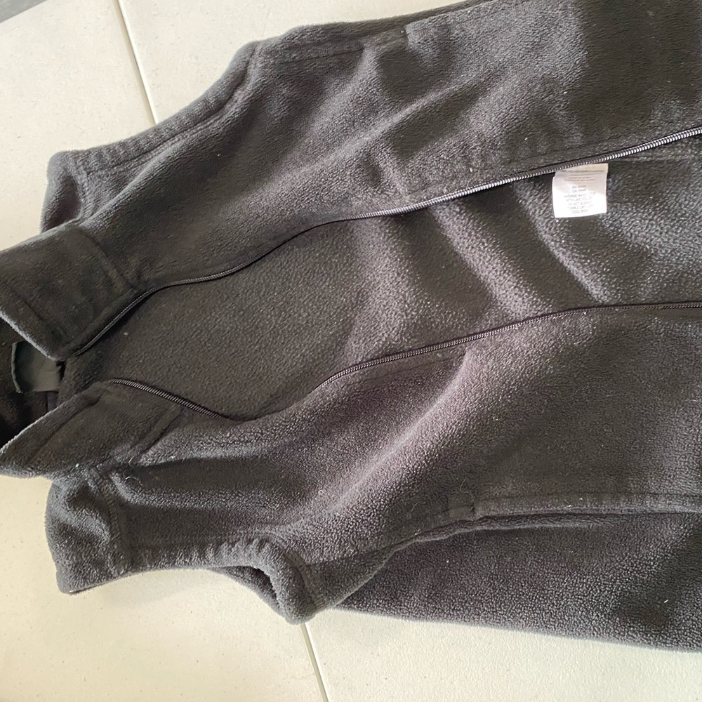 Black fleece vest